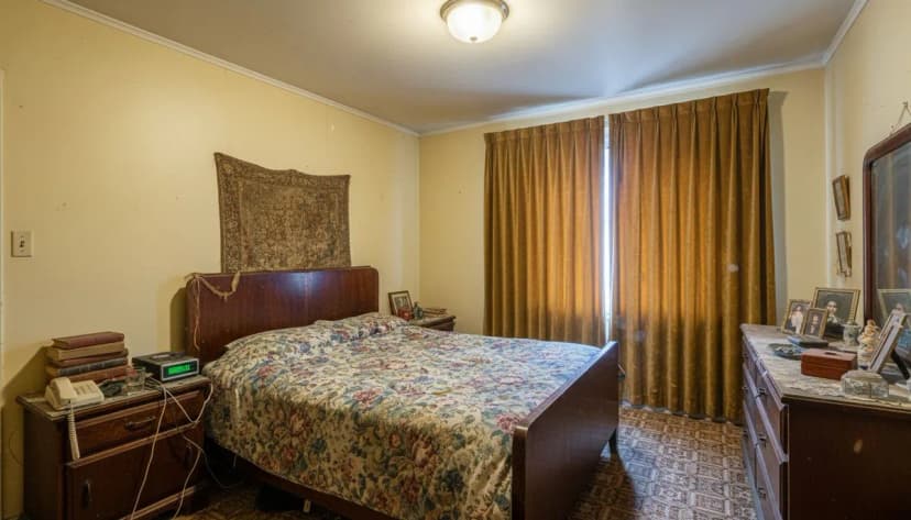 Recámara antes del rediseño con IA